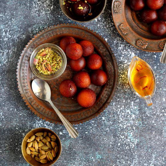 gulab jamun - Recipe photo by easyfoodsmith