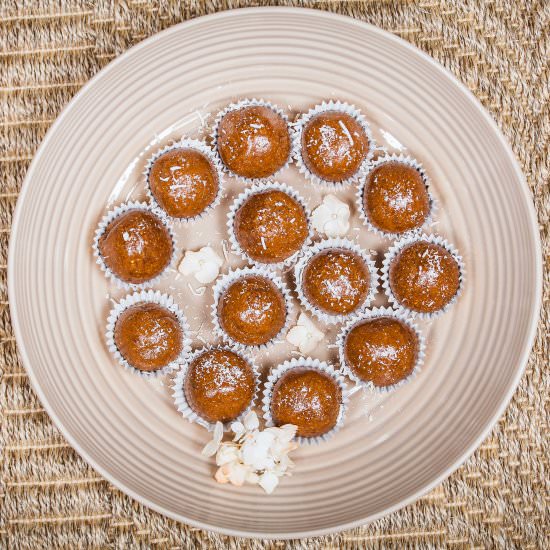 Pumpkin Pie Spice Energy Balls - Recipe photo by Mychefsapron