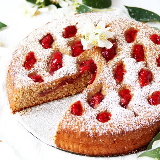 Linzer Torte with Strawberries - Recipe photo by lilVienna.com
