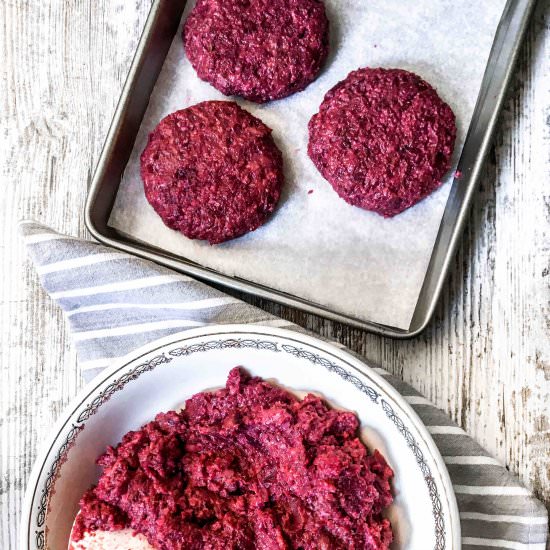 Beetroot & Beans Burger - Recipe photo by Healthy Forkful