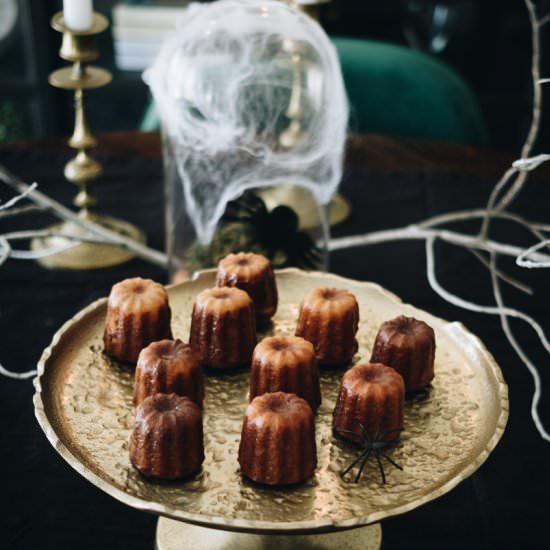 Canelés - Recipe photo by suvellecuisine