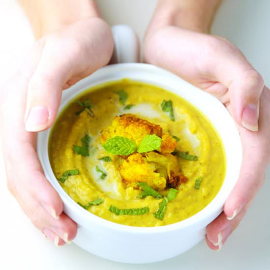 Turmeric Cauliflower Soup - Recipe photo by Tastefulventure