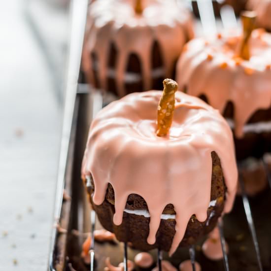 Mini Pumpkin Bundt Cakes - Recipe photo by kendallrayburn