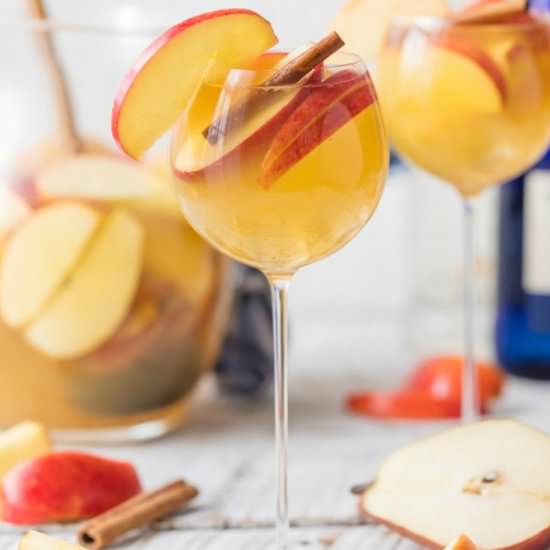 Apple Pie Sangria - Recipe photo by the cookie rookie