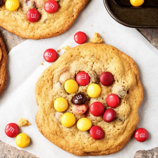 Chewy M&M Chocolate Chip Cookies - Recipe photo by berlyskitchen