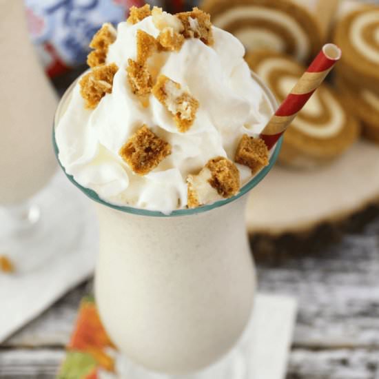 Pumpkin Roll Milkshake - Recipe photo by simplymaderecipesbyamber