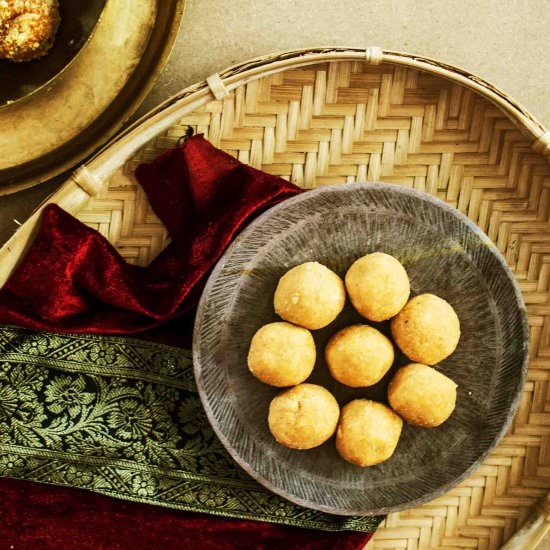 Besan Ladoo - Recipe photo by Debjanir Rannaghar
