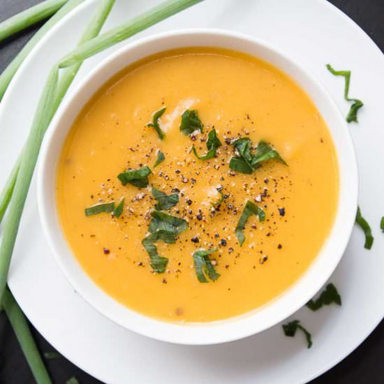 Creamy Vegan Potato Leek Soup - Recipe photo by Vegetarian Gastronomy
