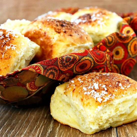 Garlic Parmesan Pull Apart Rolls - Recipe photo by onlinepastrychef