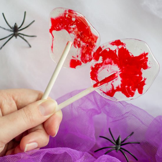 Bloody Halloween Lollipops - Recipe photo by KitchenMason