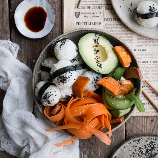 Vegan sushi onigiri bowl - Recipe photo by TheLittlePlantation