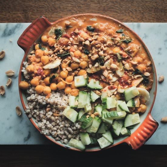 Vegan chickpea peanut curry - Recipe photo by Babettesveganblog