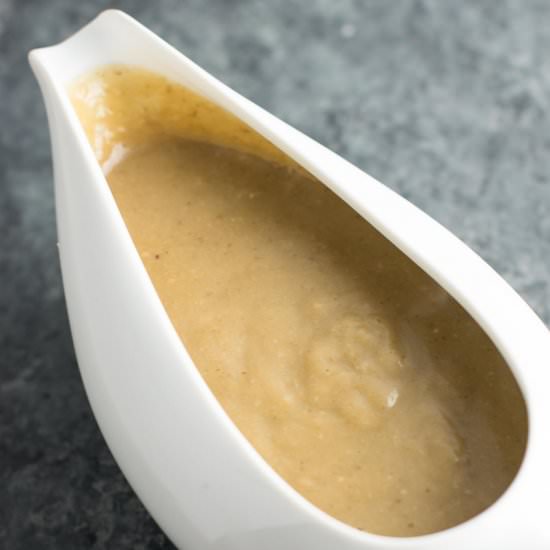 The BEST vegetarian gravy recipe - Recipe photo by buildyourbite