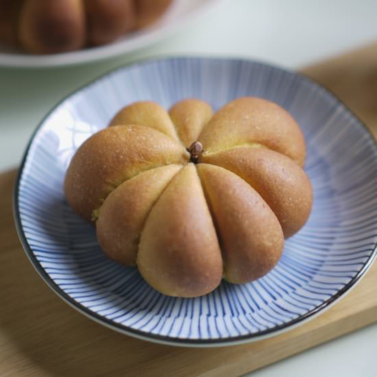 Pumpkin Shaped Buns - Recipe photo by monoandco