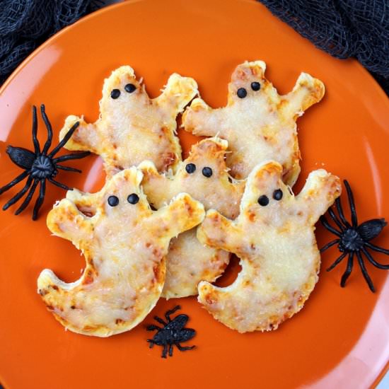 Mini Ghost Pizzas - Recipe photo by CrayonsAndCravings