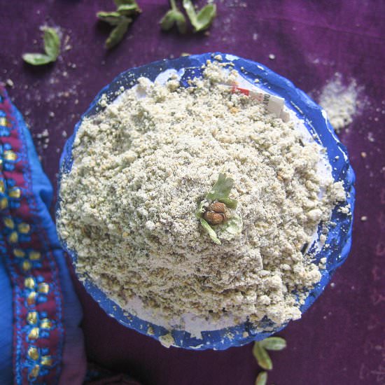 Homemade Cardamom Powder - Recipe photo by madhuriscuisine