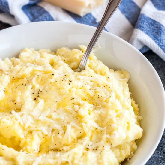Roasted Garlic Mashed Potatoes - Recipe photo by platedcravings