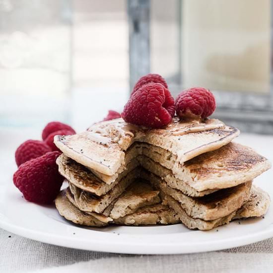 Healthy Banana & Oats Pancakes - Recipe photo by snapsfotografia