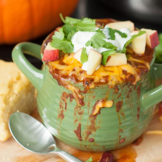 Pumpkin Apple Pulled Pork Chili - Recipe photo by MamaGourmand