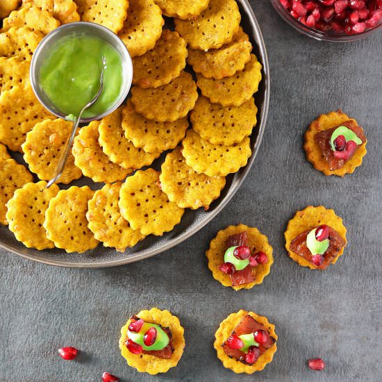 Cheesy Pumpkin Crackers - Recipe photo by SavorySpin