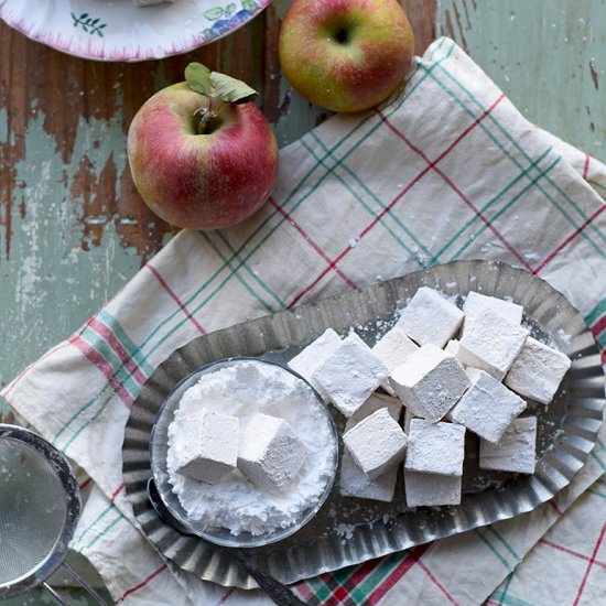 Caramel Apple Marshmallows - Recipe photo by vintagekitty