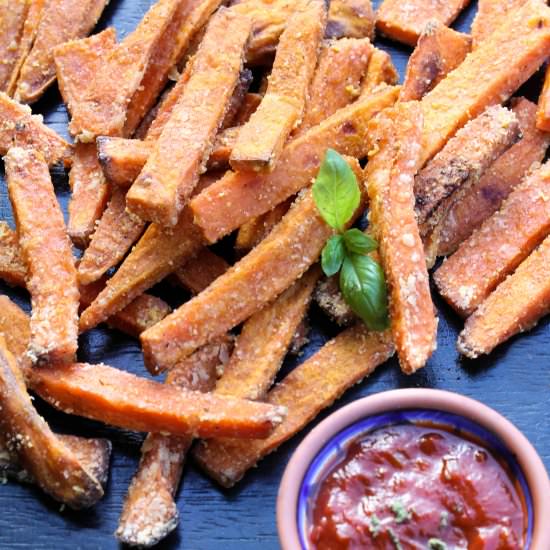 Crispy Sweet Potato Fries - Recipe photo by Truefoodsblog