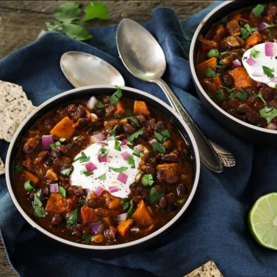 Sweet Potato Black Bean Chili - Recipe photo by Vegan Huggs