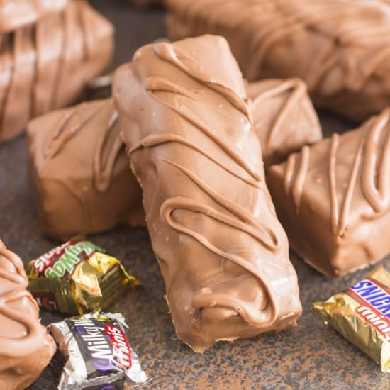 Candy Bar Brownies - Recipe photo by thegoldlininggirl