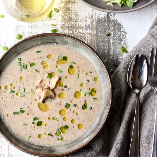 Creamy Mushroom Soup - Recipe photo by lisasdinnertimedish