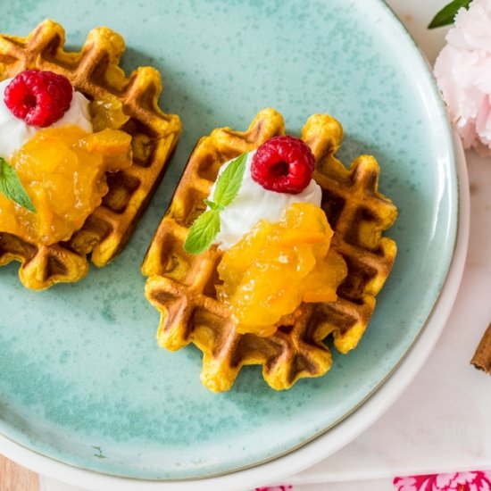 Pumpkin-Cinnamon Waffles - Recipe photo by Mienta