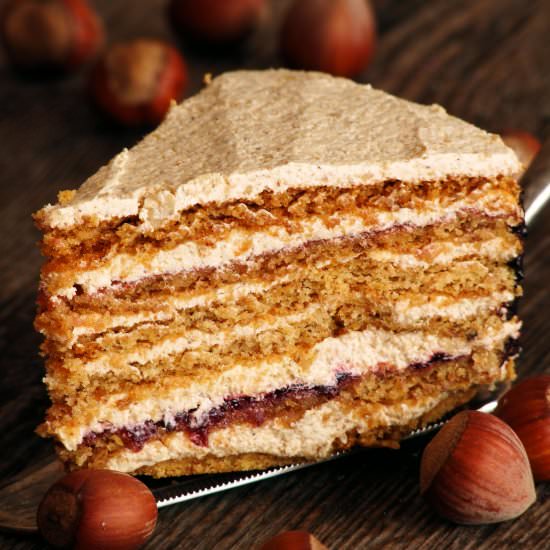 Romanian cake with hazelnuts - Recipe photo by Izaa