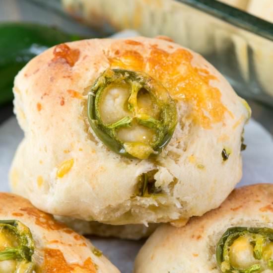 Quick Jalapeño Cheddar Dinner Rolls - Recipe photo by crazyforcrust