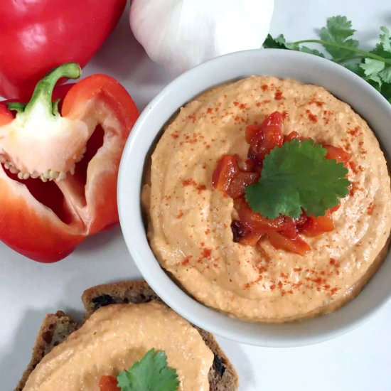 Roasted Red Pepper Houmous (Hummus) - Recipe photo by emmaeatsandexplores
