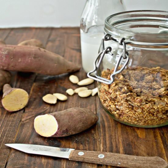 Sweet Potato Granola - Recipe photo by Nemacreditoqueesaudavel
