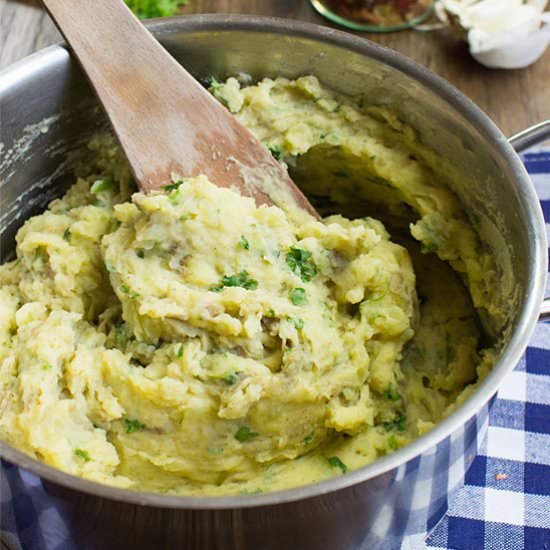 Vegan Mashed Potatoes - Recipe photo by HurryTheFoodUp