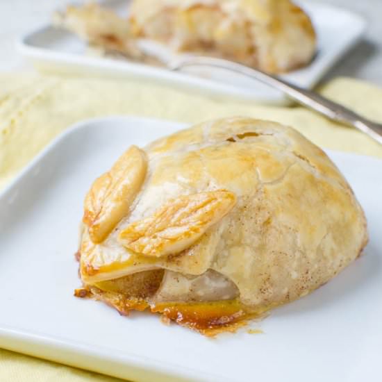 Autumn Spiced Baked Pears - Recipe photo by garlic and zest