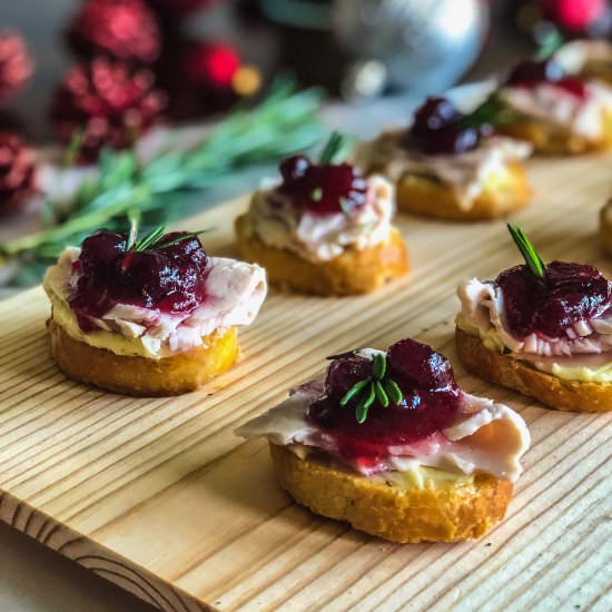 Turkey Cranberry Crostini - Recipe photo by BiteSizedKitchen