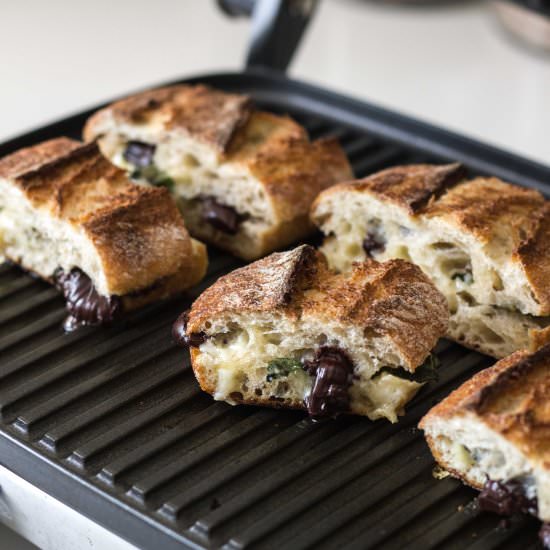 Chocolate and Cheese Panini - Recipe photo by rezelkealoha