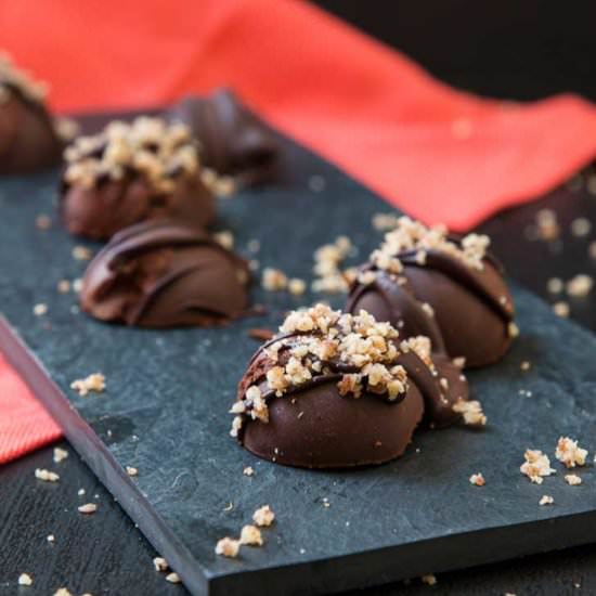 Pumpkin Spice Chocolate Truffles - Recipe photo by Vegetarian Gastronomy