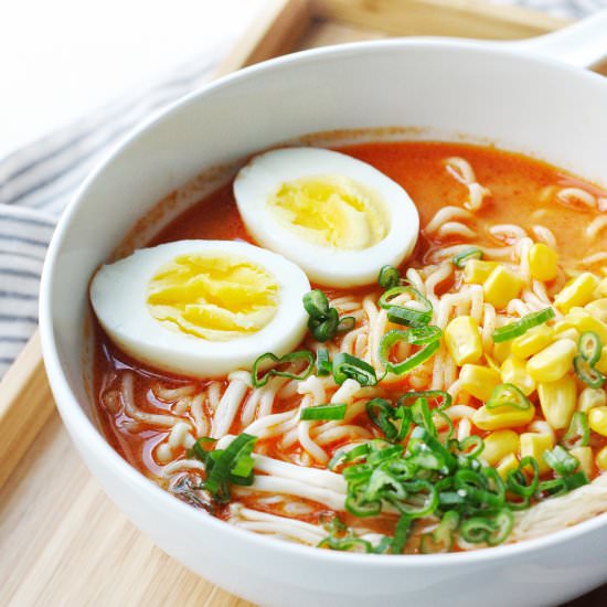 Creamy Garlic Sriracha Ramen - Recipe photo by Couple Eats Food