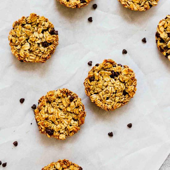 Banana Chocolate Chip Baked Oatmeal - Recipe photo by Jar Of Lemons