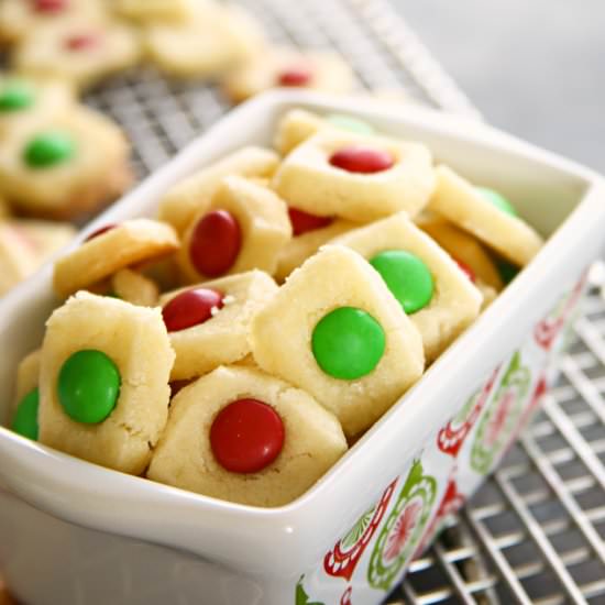 Holiday Shortbread Elf Bites - Recipe photo by Kleinworth &amp; Co
