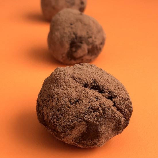 Chocolate Pumpkin Truffles - Recipe photo by Ale Gambini