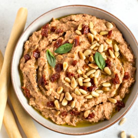 Sun-dried tomato hummus - Recipe photo by Becca @ Easy Cheesy Vegetarian
