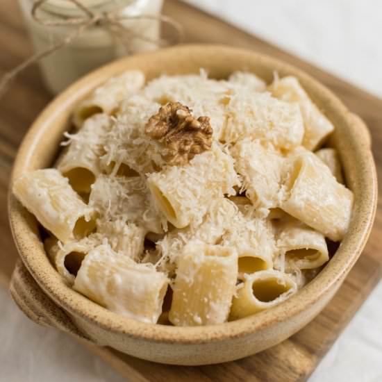 Walnut Cream Pasta Sauce - Recipe photo by electricbluefood