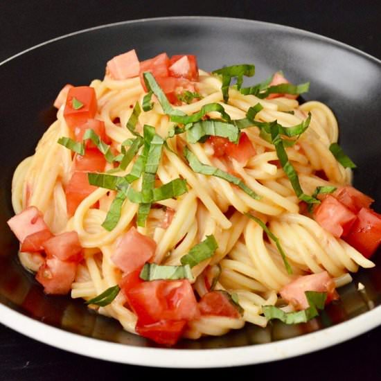 Tomato Basil Pasta - Recipe photo by mtlabor