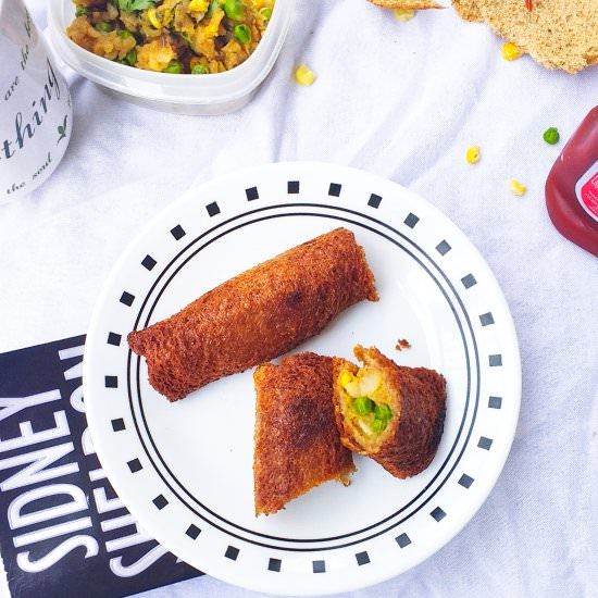 Bread Roll with Samosa Stuffing - Recipe photo by Lathiya