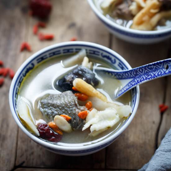 Herbal Chicken Soup - Recipe photo by elaineluo