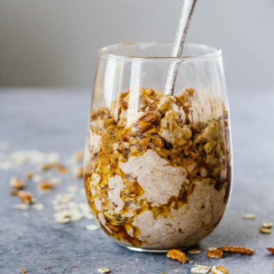 Maple Cinnamon Pecan Overnight Oats - Recipe photo by Jar Of Lemons