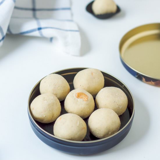 Rava Ladoo | Semolina Balls - Recipe photo by themagicsaucepan